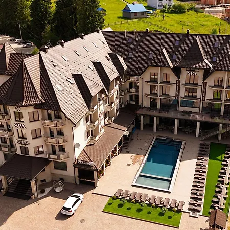 Continental Hotel *